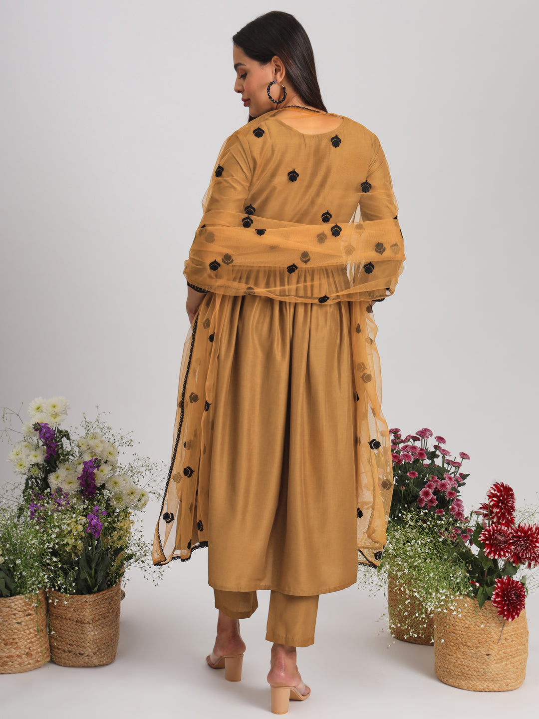 Ethnic Motifs Embroidered Empire Thread Work Kurta with Trousers & With Dupatta